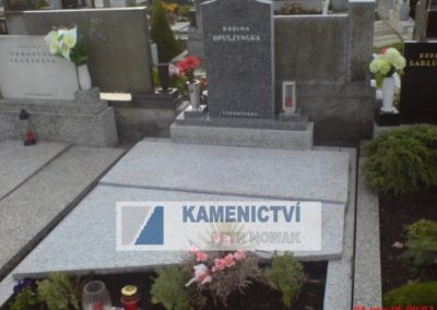 Pomníky 6